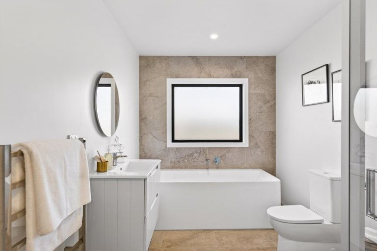 Photo of property in 49 Wai Whatu Street, Meeanee, Napier, 4110