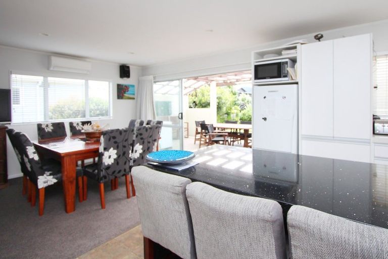 Photo of property in 104 Hetherington Road, Whangamata, 3620