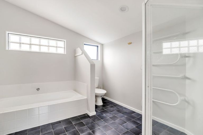 Photo of property in 48a Kestrel Heights, Arkles Bay, Whangaparaoa, 0932