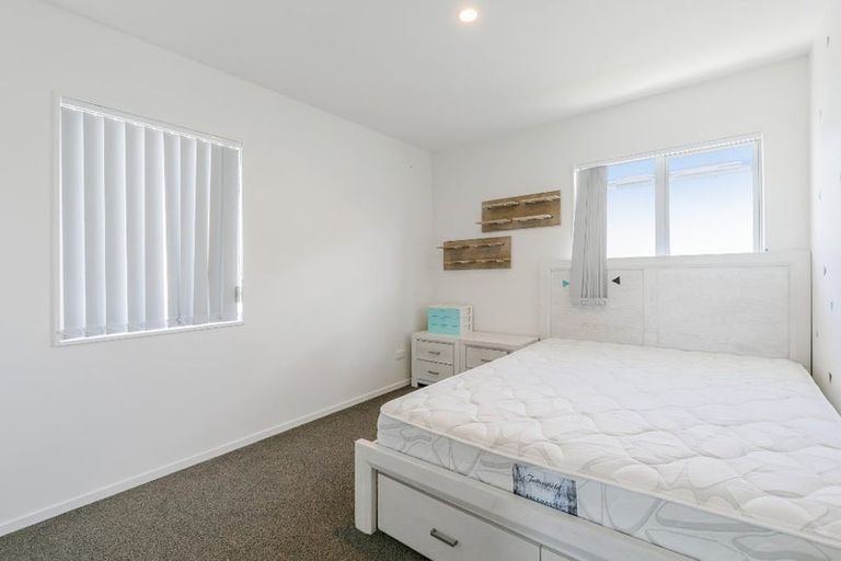 Photo of property in 1/26 Hollowout Street, Takanini, 2112