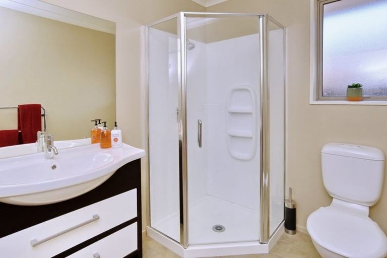 Photo of property in 142 Lake Terrace Road, Burwood, Christchurch, 8061