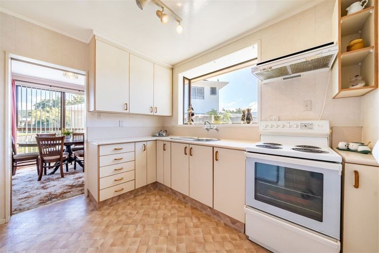 Photo of property in 74 California Drive, Totara Park, Upper Hutt, 5018