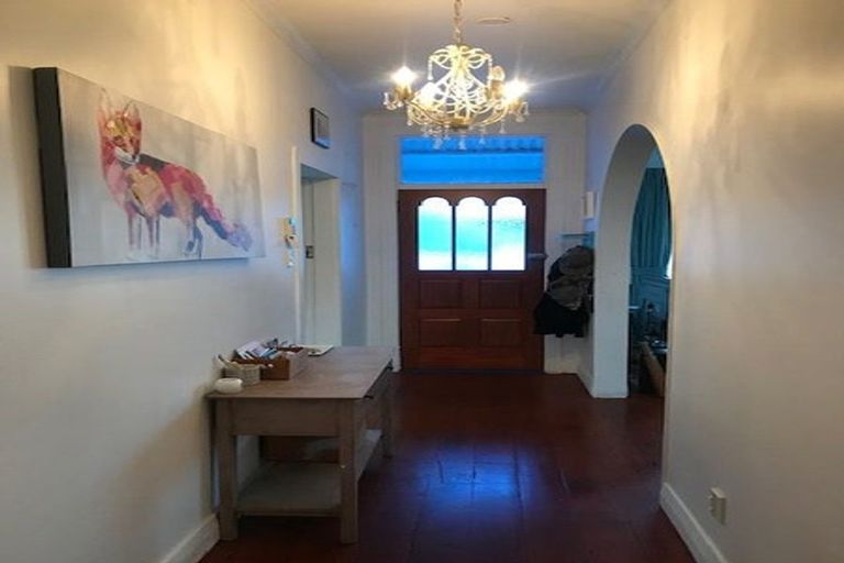 Photo of property in 9 Myrtle Crescent, Mount Cook, Wellington, 6021