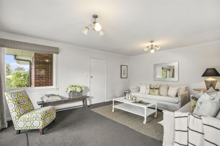 Photo of property in 9 Oakfield Street, Burnside, Christchurch, 8053