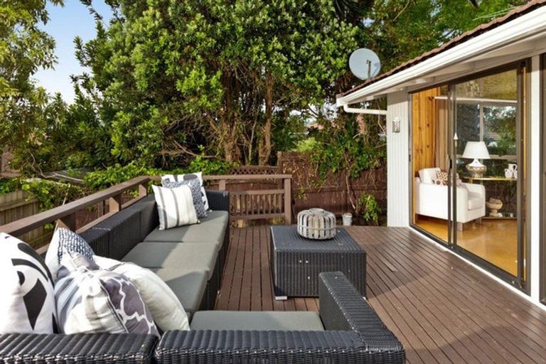 Photo of property in 10 Phillipa Place, Browns Bay, Auckland, 0630
