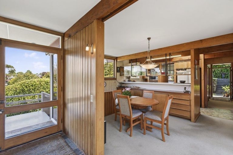 Photo of property in 9 Whitby Place, Westown, New Plymouth, 4310