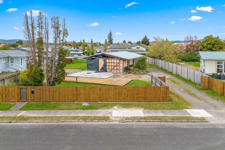 Photo of property in 22 Fenruss Street, Fairy Springs, Rotorua, 3015