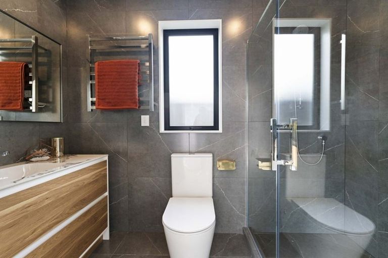 Photo of property in 51 Emerald Avenue, Rosehill, Papakura, 2113