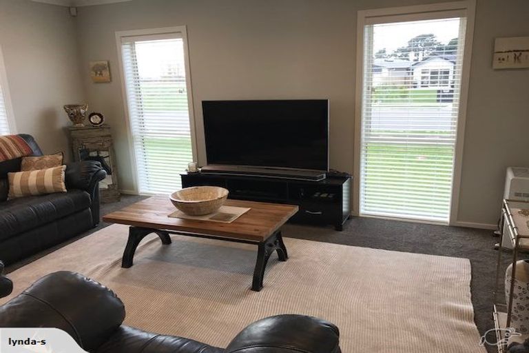 Photo of property in 29 Feist Street, Carterton, 5713