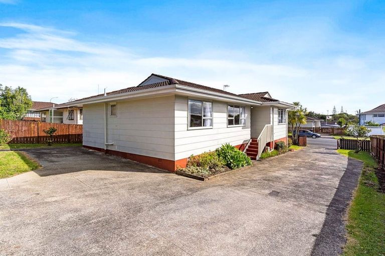 Photo of property in 110 Aviemore Drive, Highland Park, Auckland, 2010