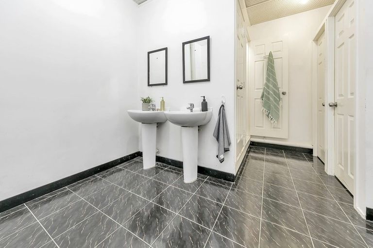 Photo of property in 17f Albert Street, Palmerston North, 4414