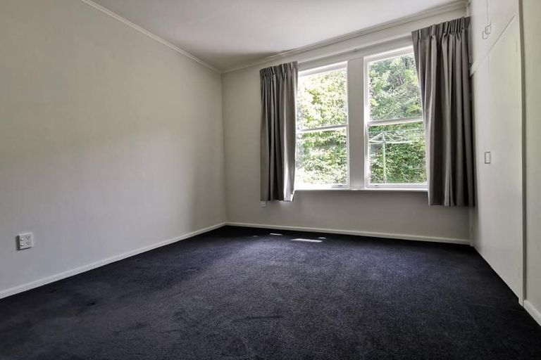 Photo of property in 5 Freeling Street, Island Bay, Wellington, 6023