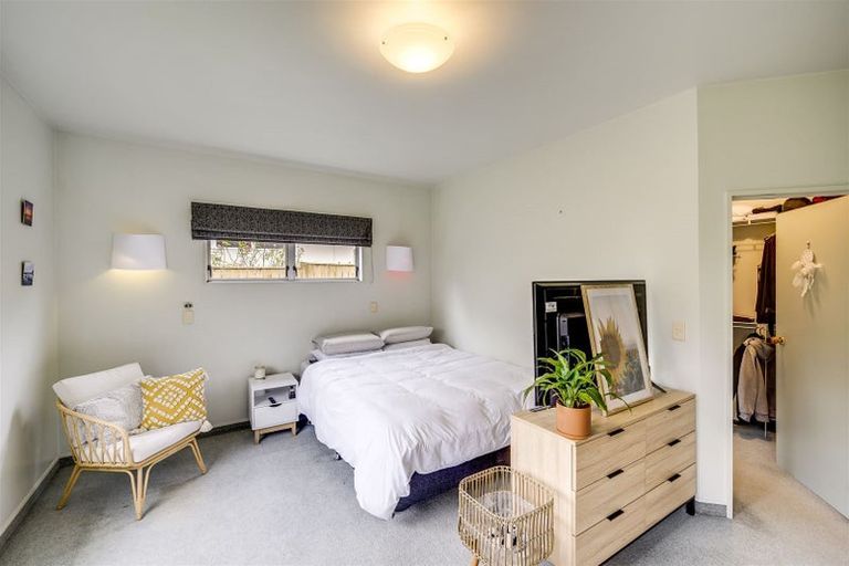 Photo of property in 135 Milton Road, Bluff Hill, Napier, 4110