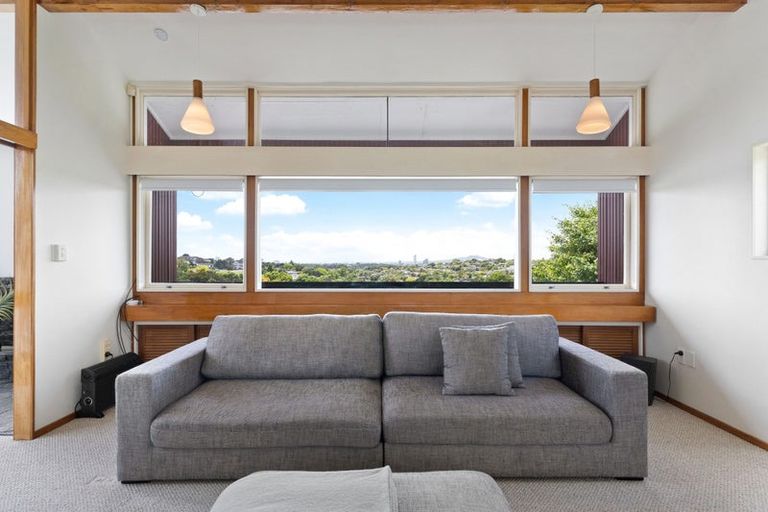 Photo of property in 31 Mcdowell Crescent, Hillcrest, Auckland, 0627