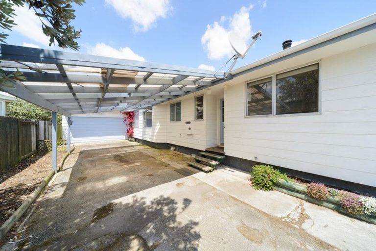 Photo of property in 50 Acacia Street, Kelvin Grove, Palmerston North, 4414