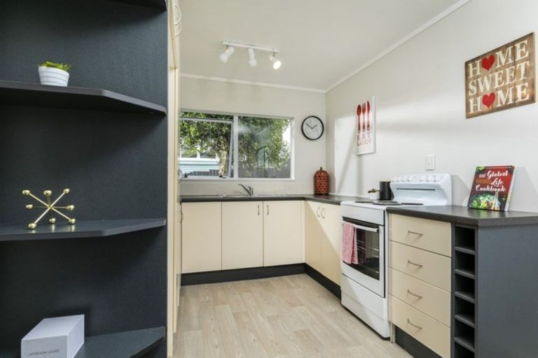 Photo of property in 2/284 Rangatira Road, Beach Haven, Auckland, 0626
