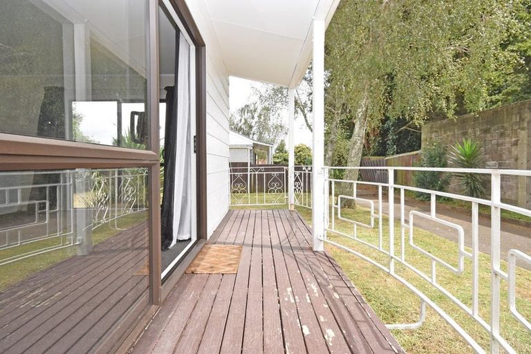 Photo of property in 2/87 Kayes Road, Pukekohe, 2120