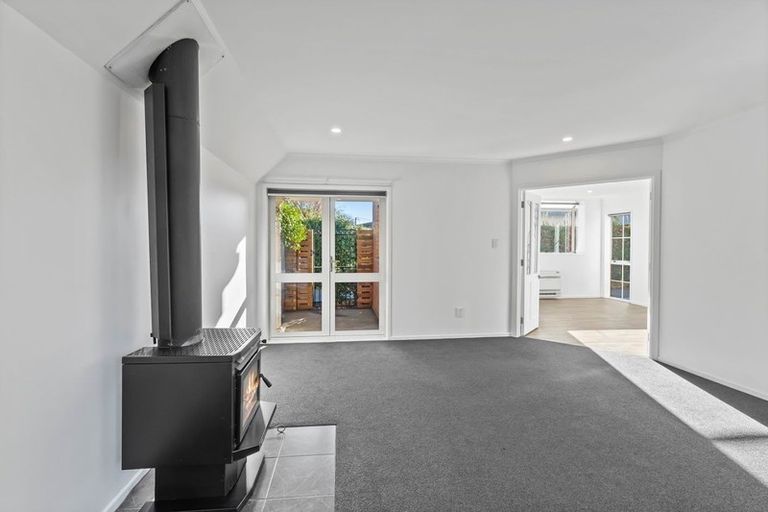 Photo of property in 2/53 Hamilton Avenue, Ilam, Christchurch, 8041