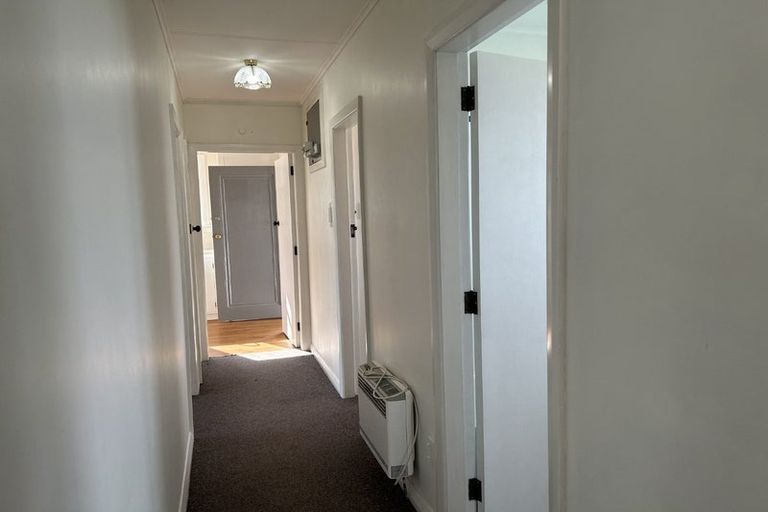 Photo of property in 17 Bristol Crescent, Roslyn, Palmerston North, 4414