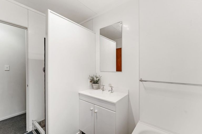 Photo of property in 31 Fitzroy Road, Fitzroy, New Plymouth, 4312