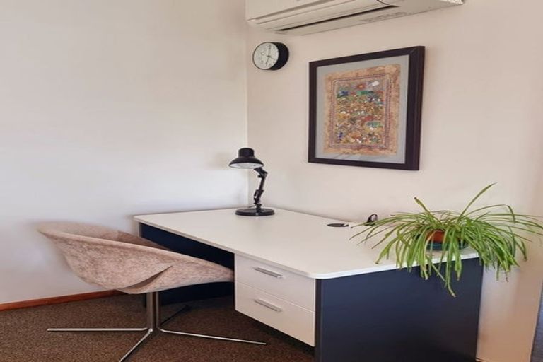 Photo of property in 3 Brown Grove, Fairfield, Lower Hutt, 5011