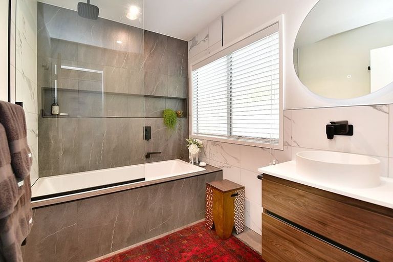 Photo of property in 23a Penguin Drive, Murrays Bay, Auckland, 0630