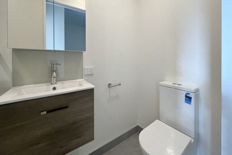 Photo of property in 9/60 Selo Street, Glen Eden, Auckland, 0602