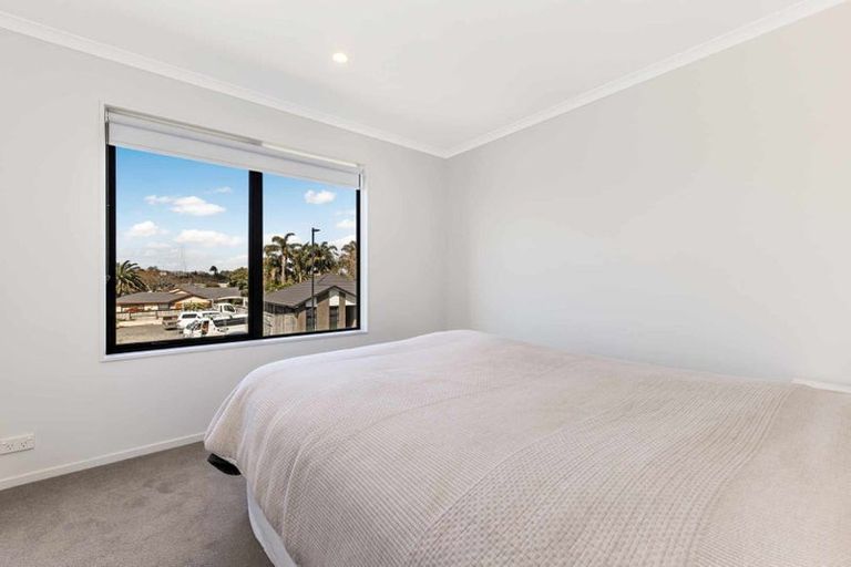 Photo of property in 1b Waituarua Drive, Takanini, 2112