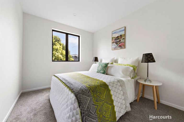 Photo of property in 2/8 Kereru Street, Henderson, Auckland, 0612