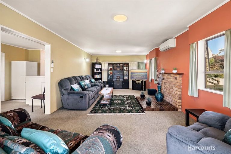 Photo of property in 80 Torkar Road, Clarks Beach, 2122