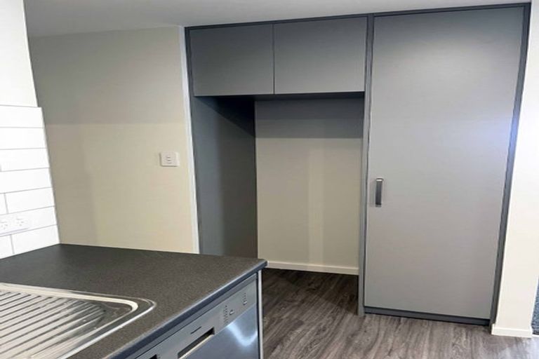 Photo of property in 7 Rixon Grove, Mount Victoria, Wellington, 6011