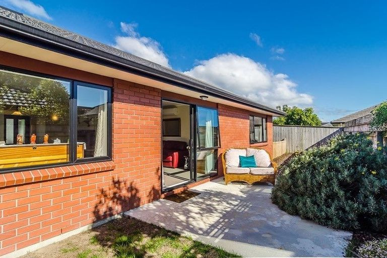 Photo of property in 8 Georgia Grove, Paraparaumu, 5032