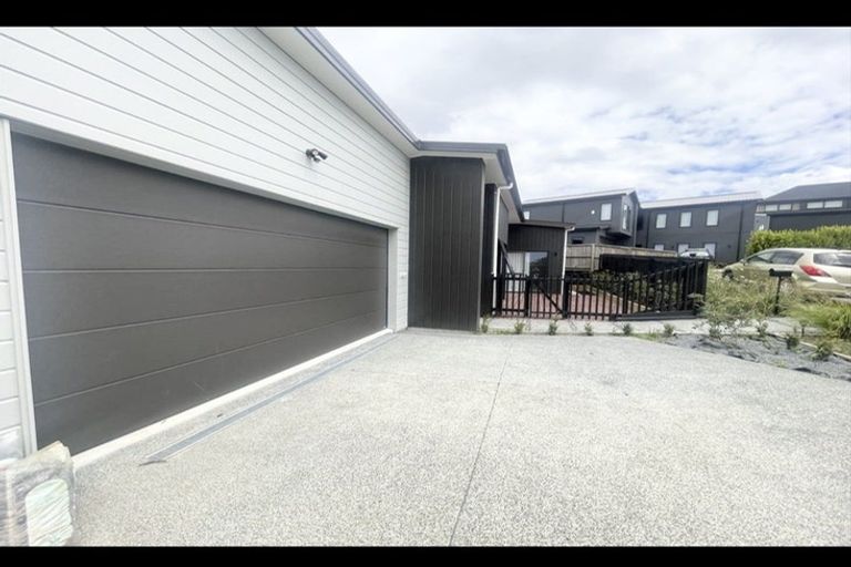 Photo of property in 15 Arawaru Avenue, Wainui, Silverdale, 0992
