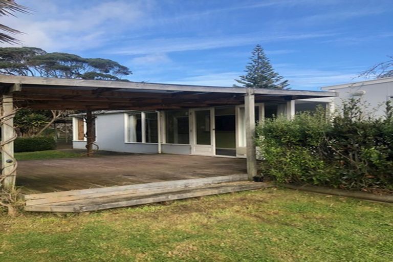 Photo of property in 63 Puriri Road, Waikanae, 5036