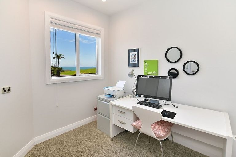 Photo of property in 16 Palm View Terrace, Gulf Harbour, Whangaparaoa, 0930