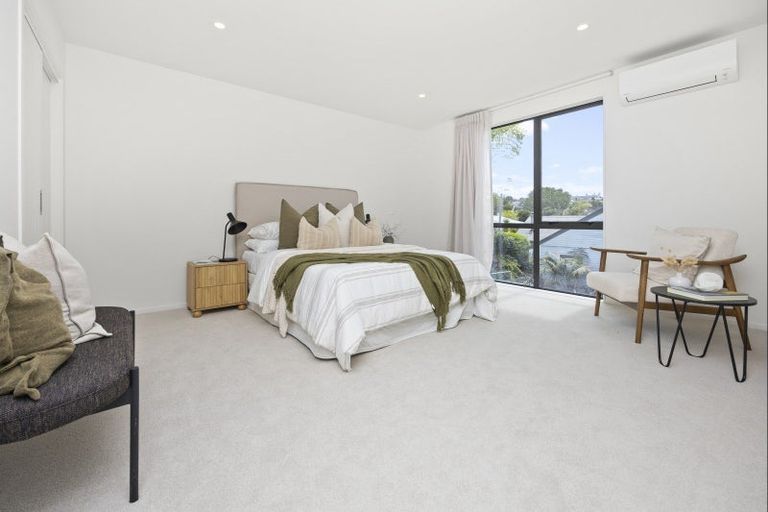 Photo of property in 37f Corunna Road, Milford, Auckland, 0620