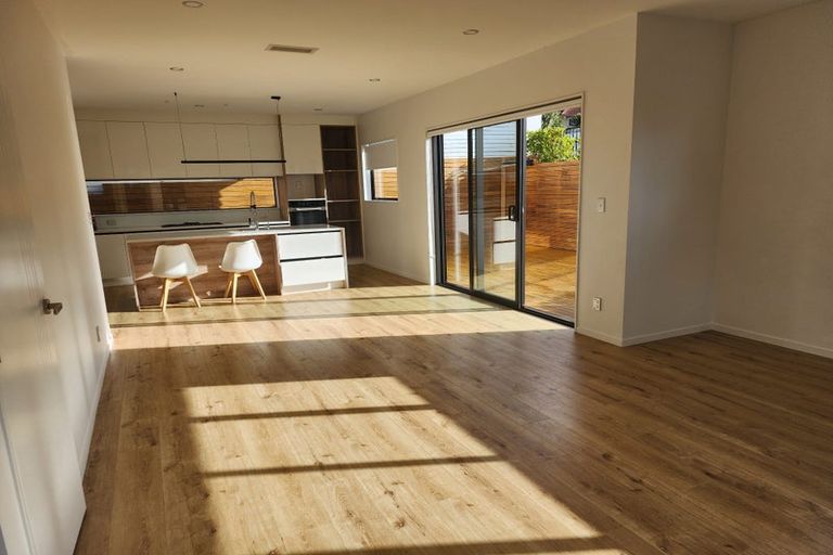 Photo of property in 27 Deep Creek Road, Waiake, Auckland, 0630