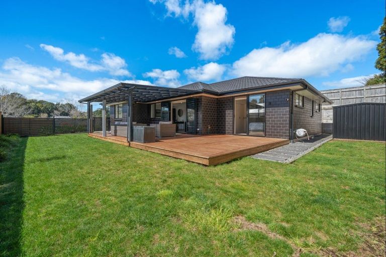 Photo of property in 21c Garrett Drive, Whalers Gate, New Plymouth, 4310