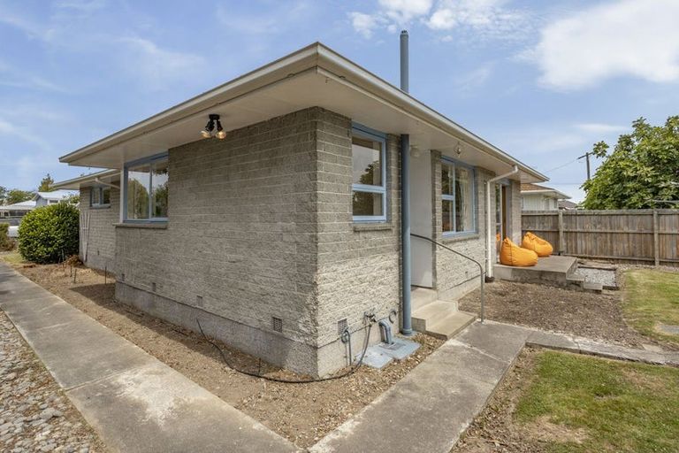 Photo of property in 3 La Perouse Place, Northcote, Christchurch, 8052