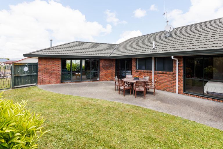 Photo of property in 2 Masefield Terrace, Kelvin Grove, Palmerston North, 4414