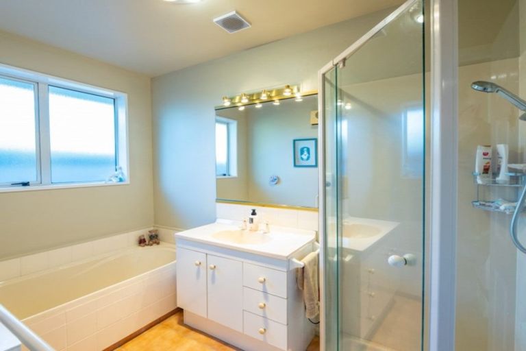 Photo of property in 1/4 Daniels Road, Redwood, Christchurch, 8051