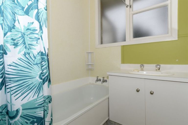 Photo of property in 14 Lynwood Place, Brookfield, Tauranga, 3110