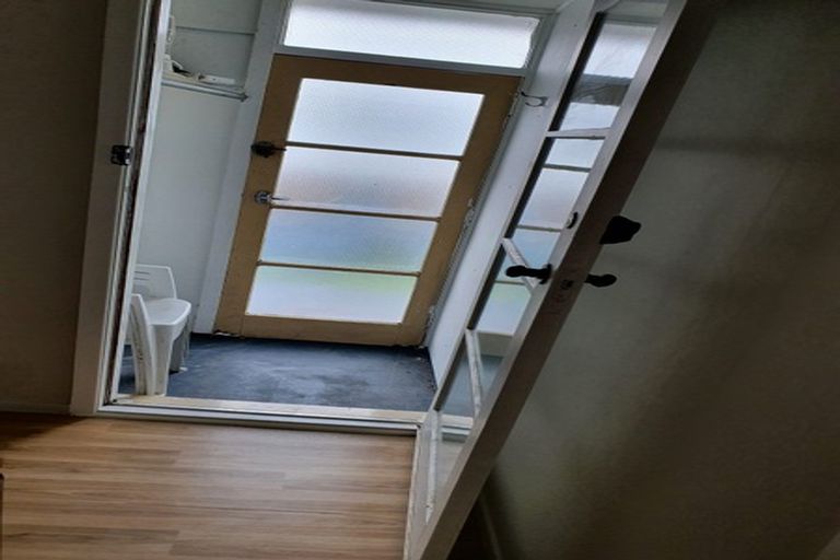 Photo of property in 8 Takapuwahia Drive, Takapuwahia, Porirua, 5022