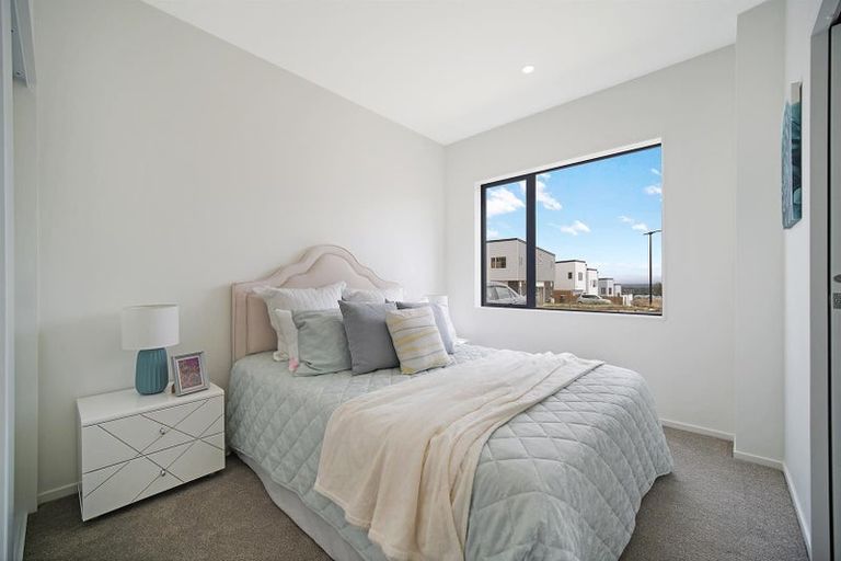 Photo of property in 20a Crestview Rise, Papakura, 2110