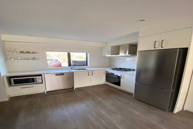 Photo of property in 13 Artistry Lane, Papakura, 2110