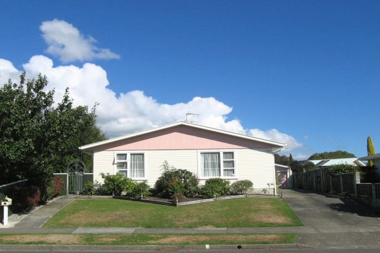 Photo of property in 13 Bonnie Glen Crescent, Ebdentown, Upper Hutt, 5018