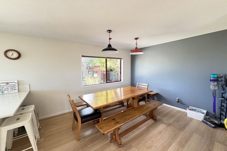 Photo of property in 14 St Thomas More Lane, Glenfield, Auckland, 0629