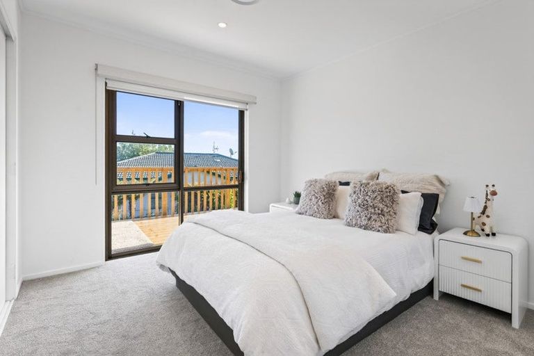 Photo of property in 53 Goodwood Drive, Goodwood Heights, Auckland, 2105