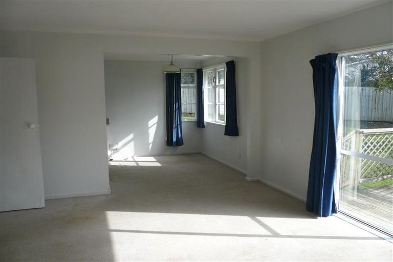 Photo of property in 8 Nutsey Avenue, Northcote, Auckland, 0627