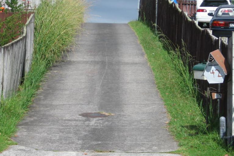 Photo of property in 42 Rosewarne Crescent, Glendene, Auckland, 0602